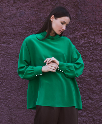 ROSIE BLOUSE IN GREEN и BROWN TROUSERS